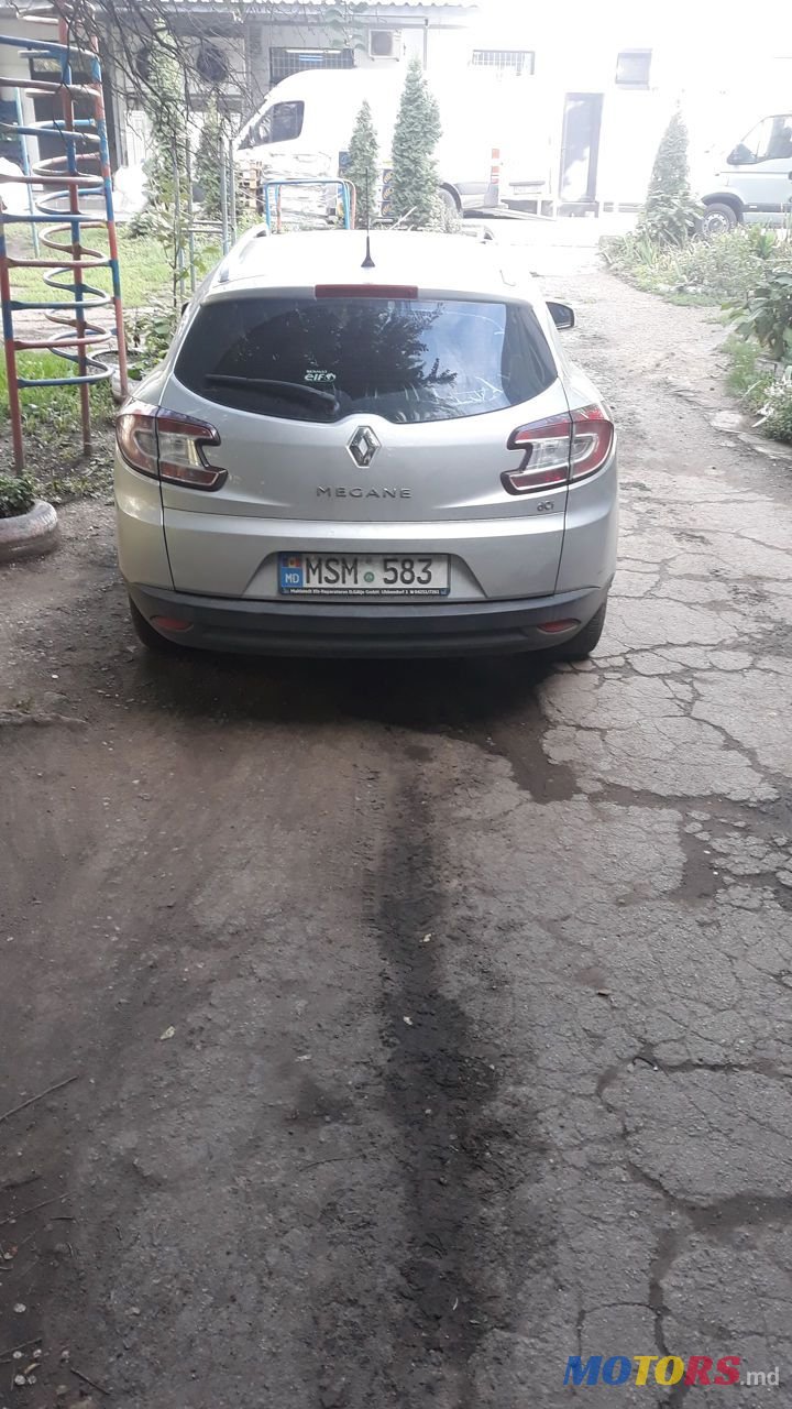 2012' Renault Megane photo #2