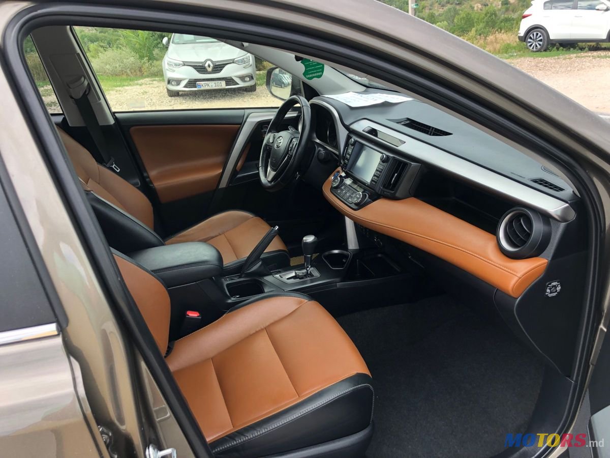 2017' Toyota RAV4 photo #4