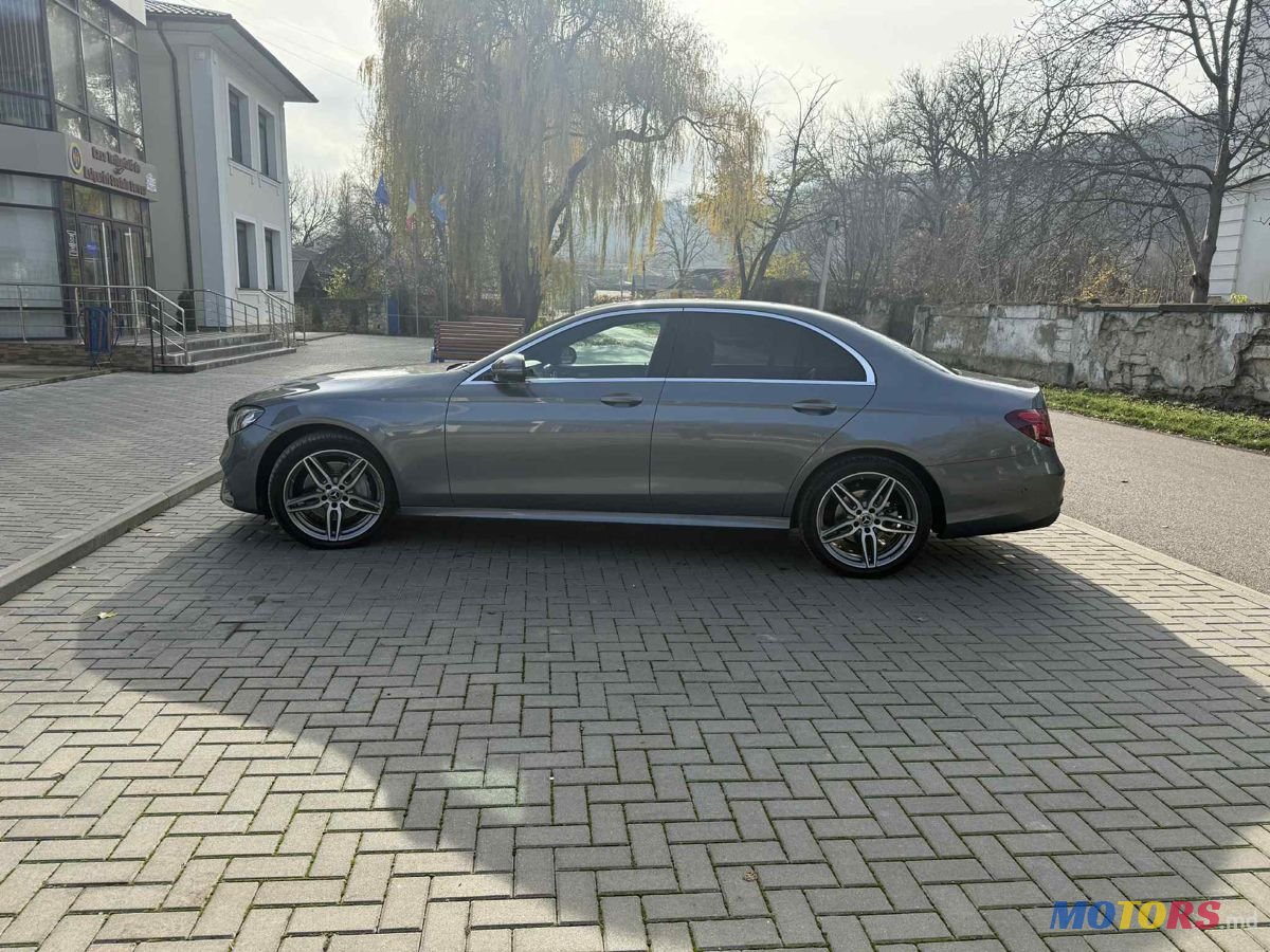 2020' Mercedes-Benz E-Class photo #3
