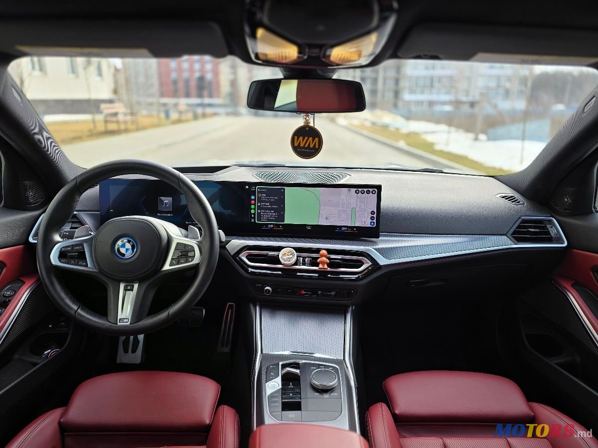 2022' BMW 3 Series photo #6
