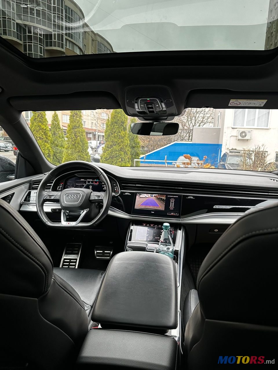 2019' Audi Q8 photo #5