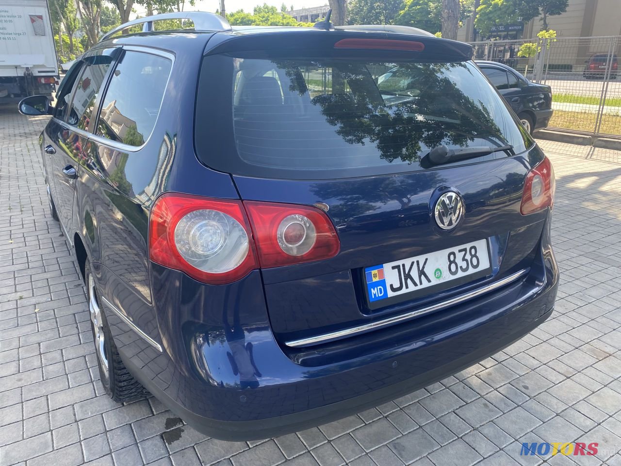 2010' Volkswagen Passat photo #4