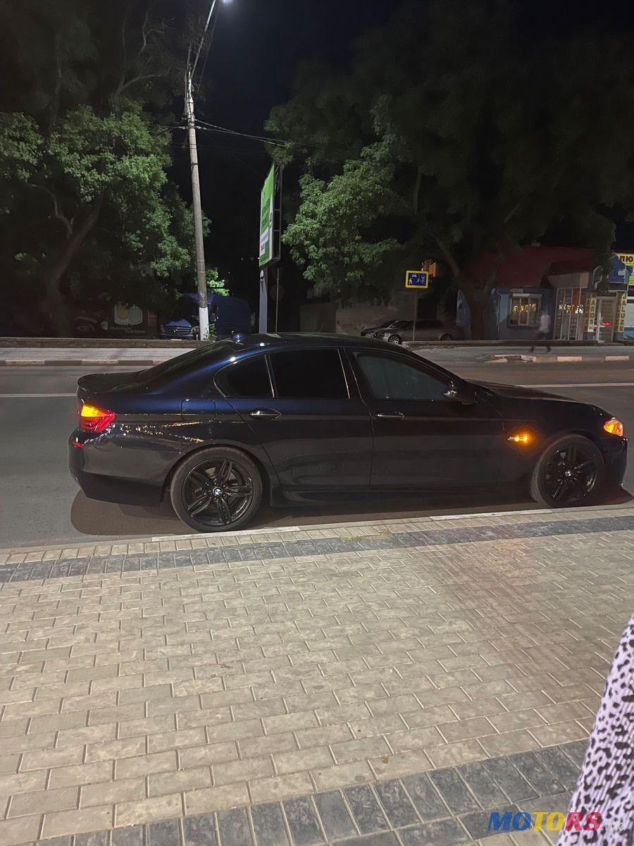 2012' BMW 5 Series photo #5