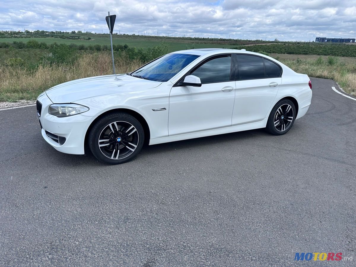 2013' BMW 5 Series photo #2