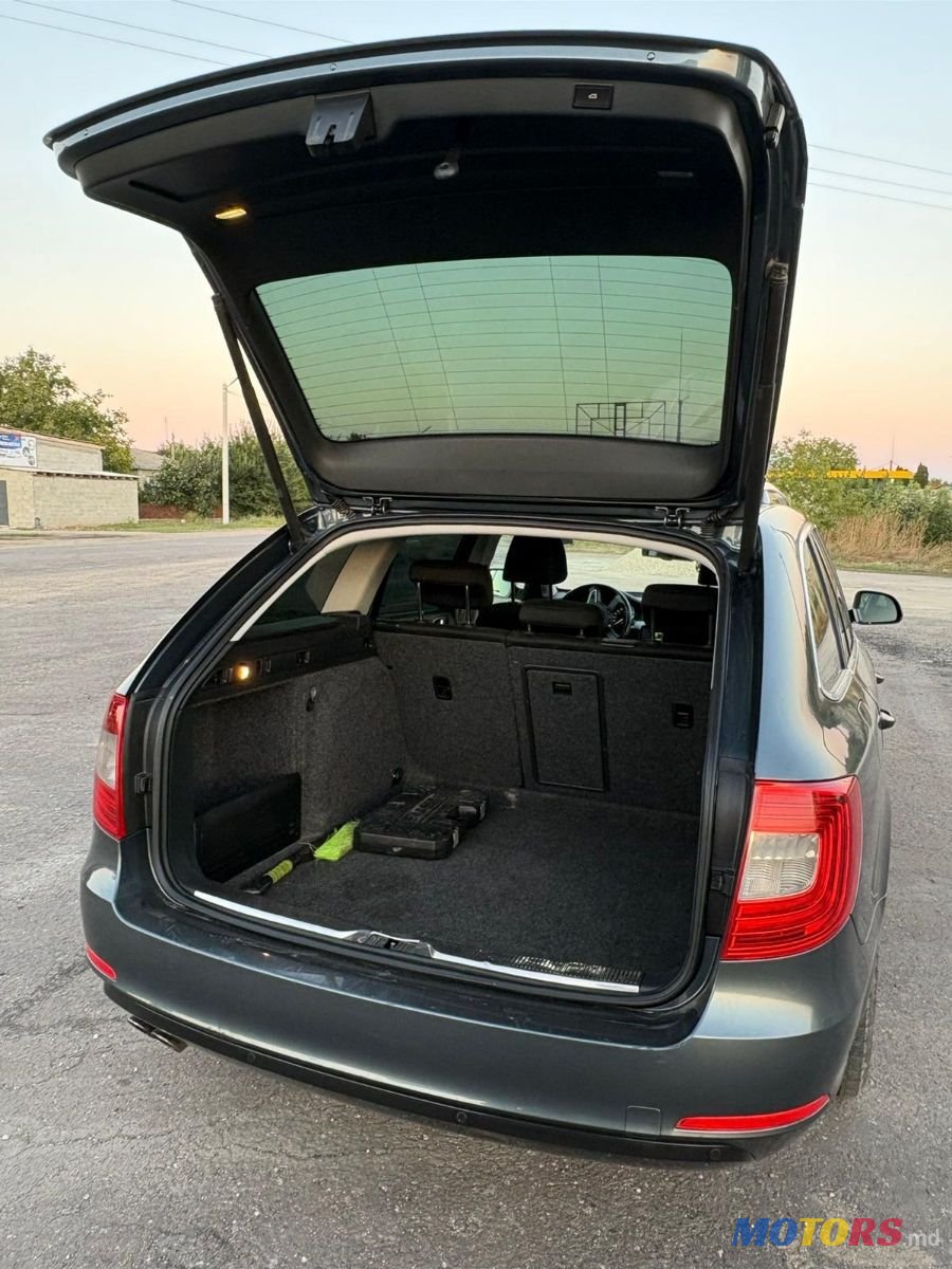 2014' Skoda Superb photo #5