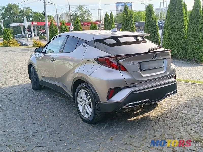 2021' Toyota C-HR photo #2