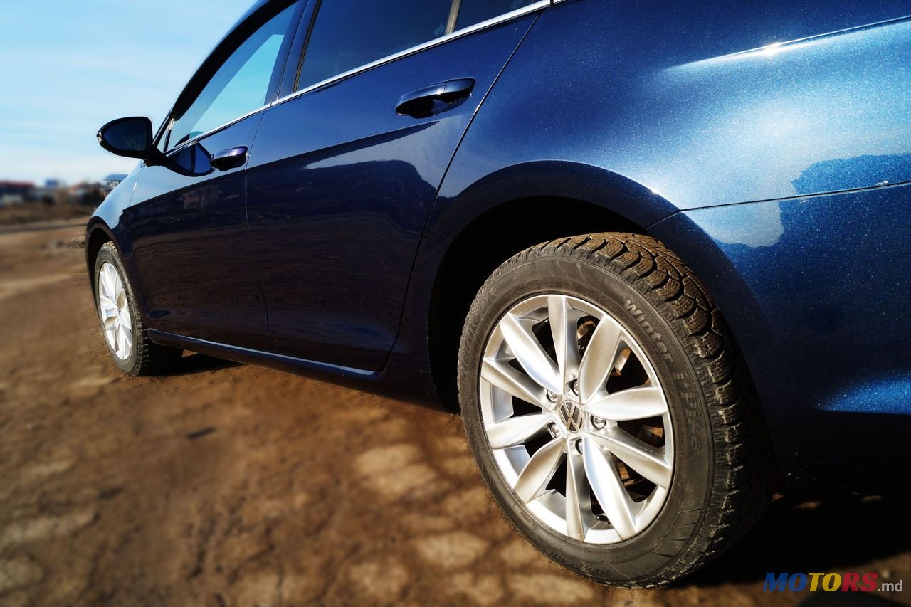 2015' Volkswagen Golf photo #6