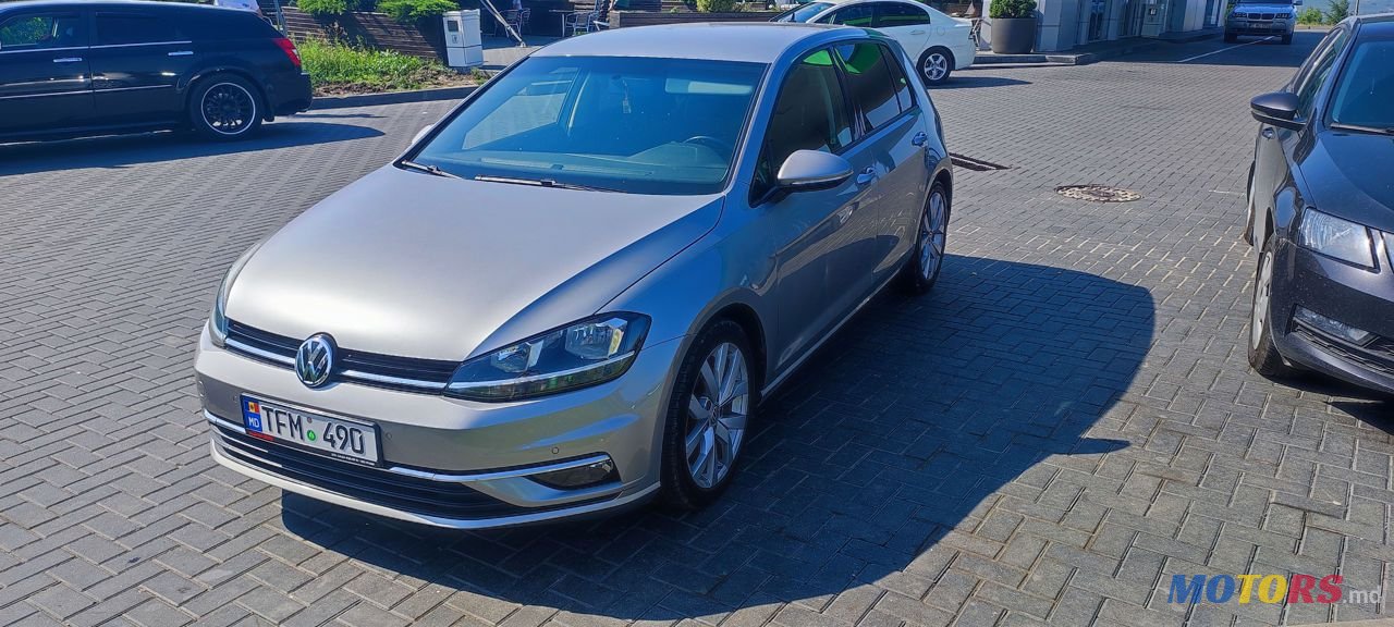 2017' Volkswagen Golf photo #2