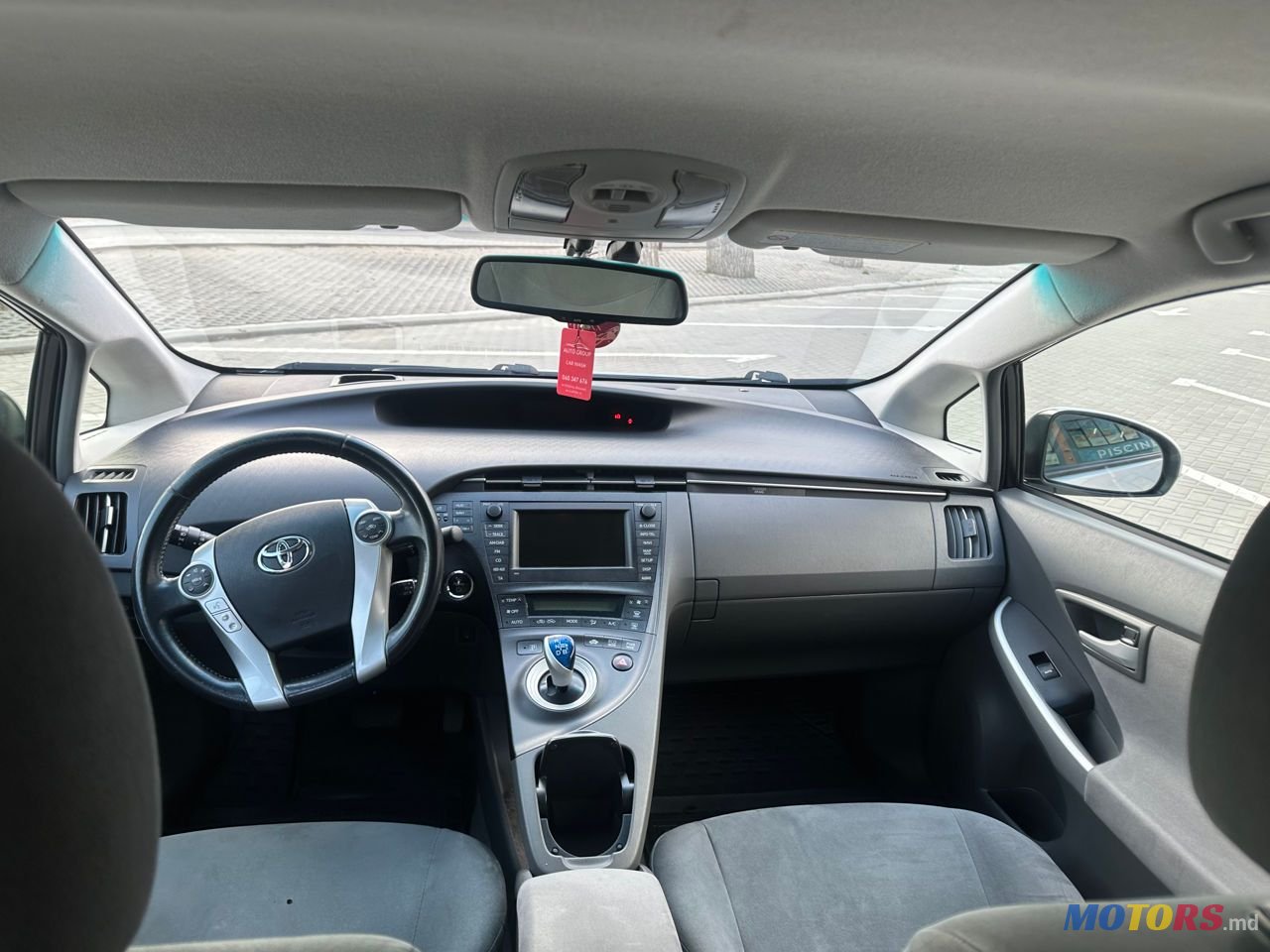 2010' Toyota Prius photo #5