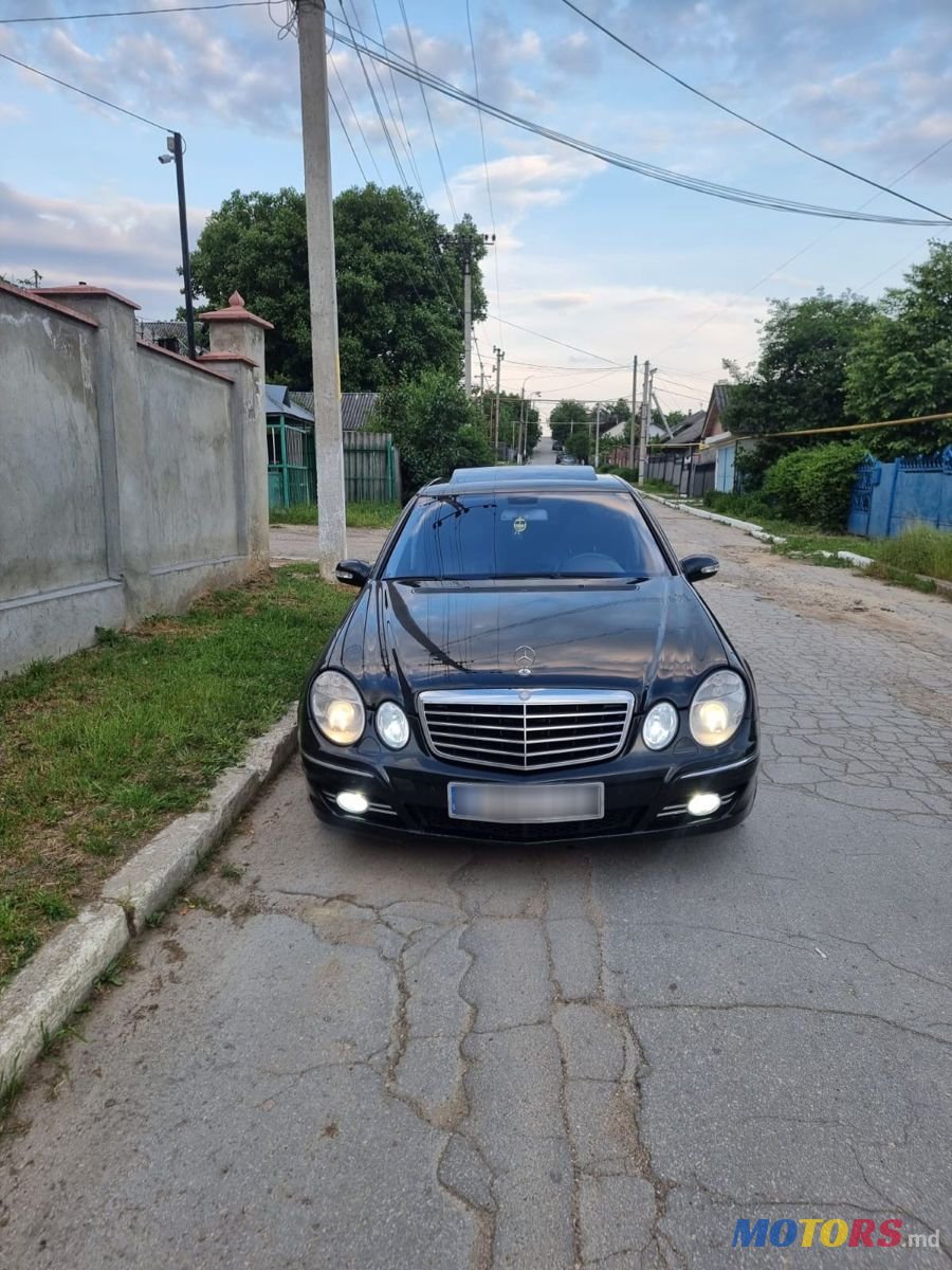 2004' Mercedes-Benz E-Class photo #1