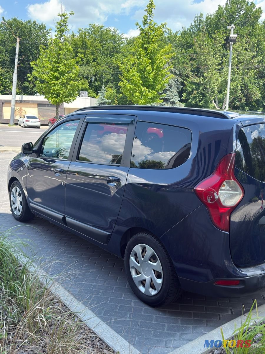 2013' Dacia Lodgy photo #4