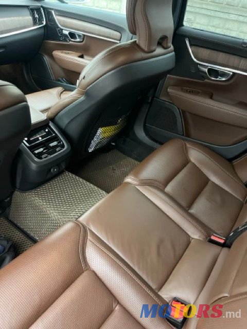 2020' Volvo V90 Cross Country photo #3