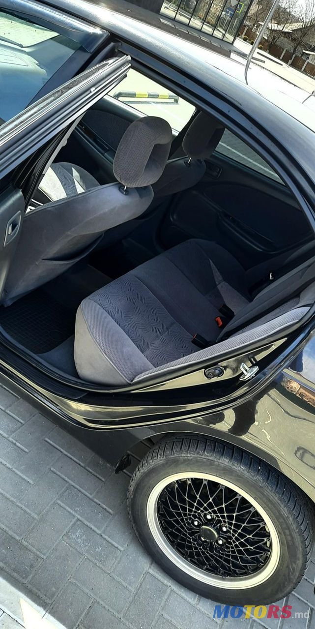 2001' Toyota Avensis photo #6