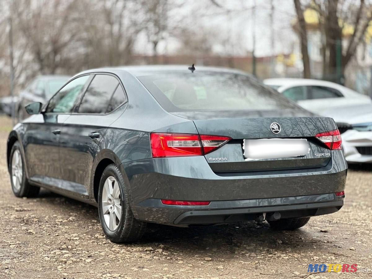2016' Skoda Superb photo #5