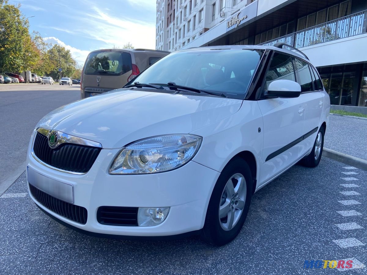 2008' Skoda Fabia photo #1