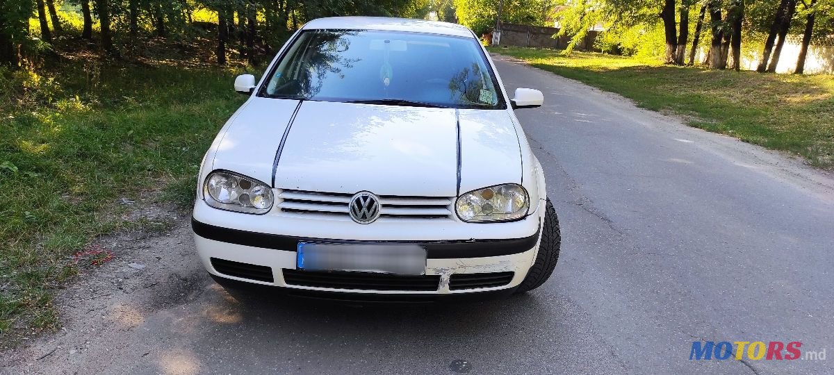 2001' Volkswagen Golf photo #1
