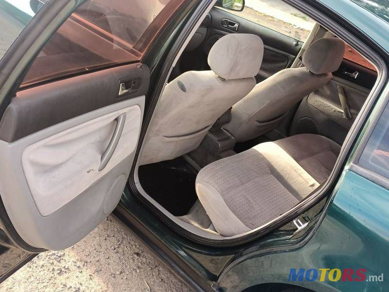 1998' Volkswagen Passat photo #5