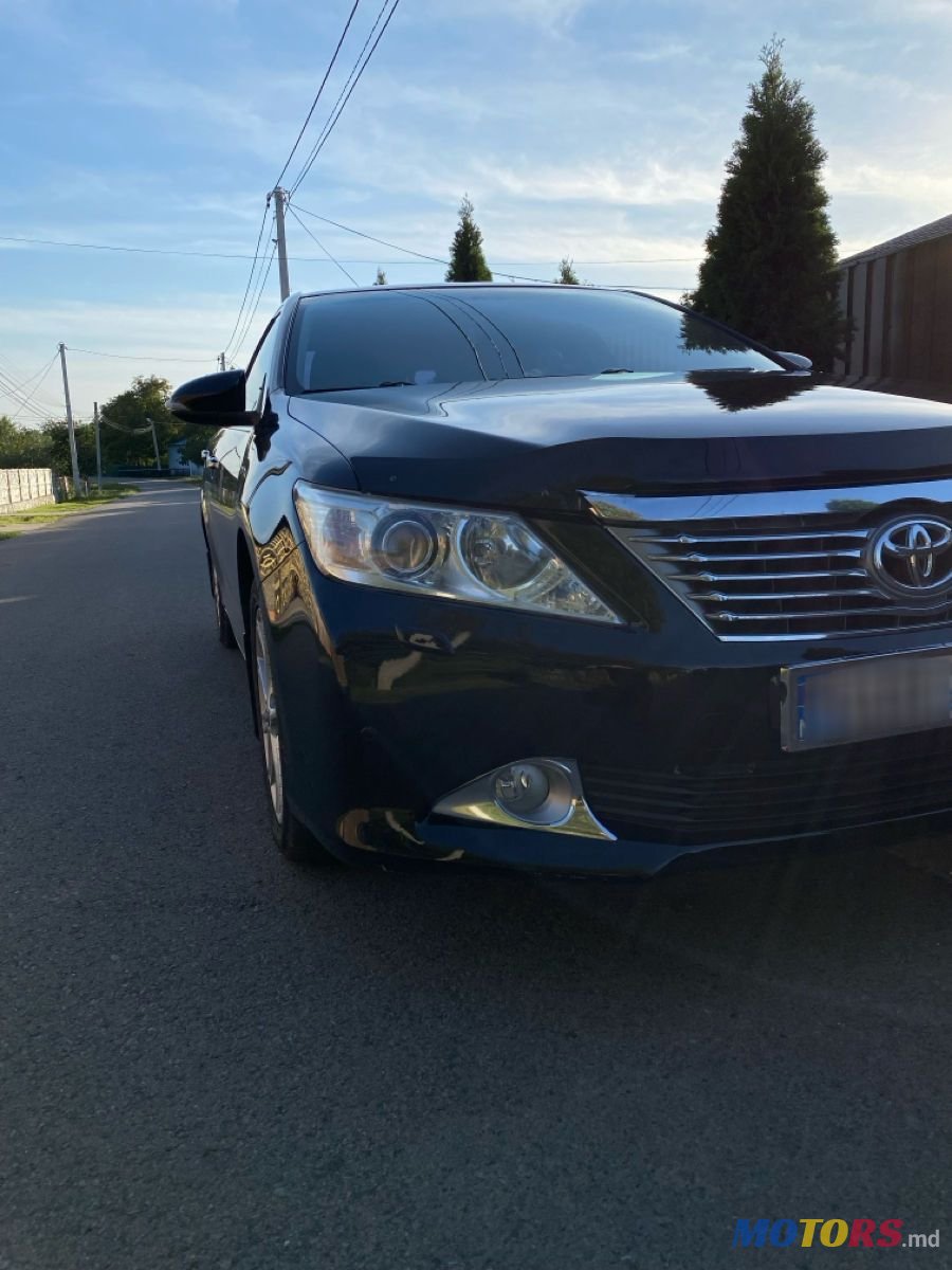 2011' Toyota Camry photo #3