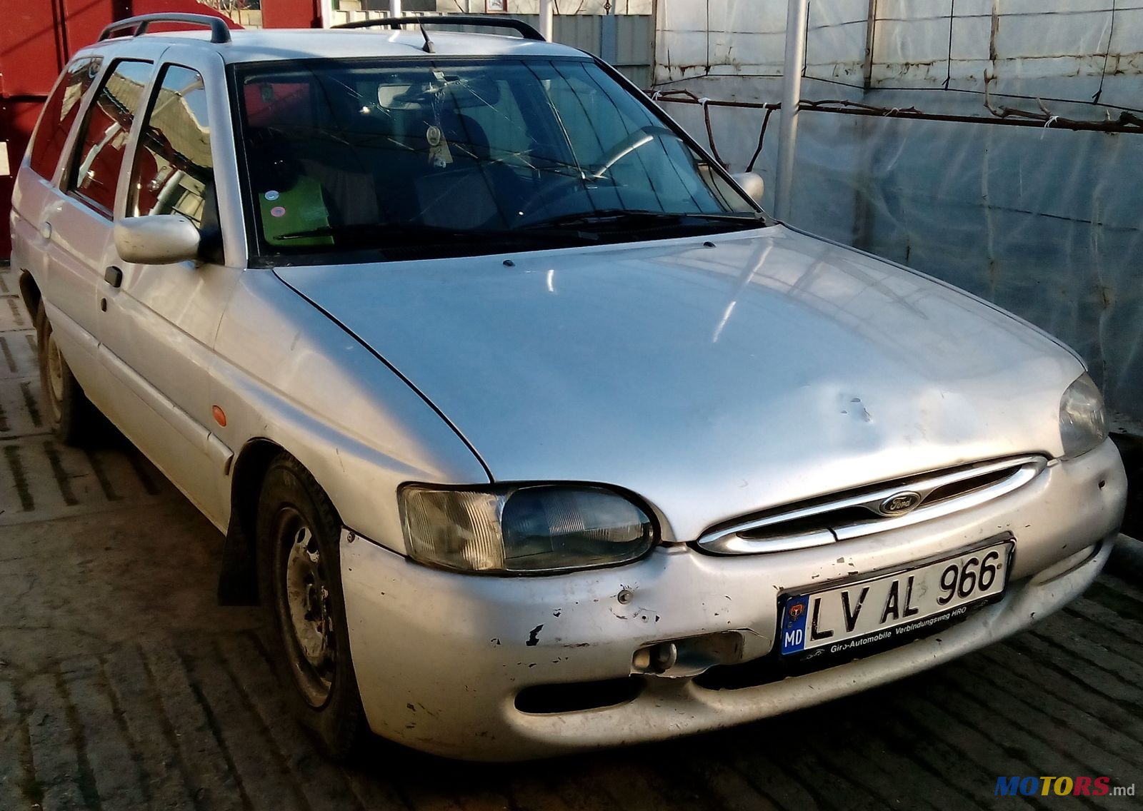 1995' Ford Escort photo #1