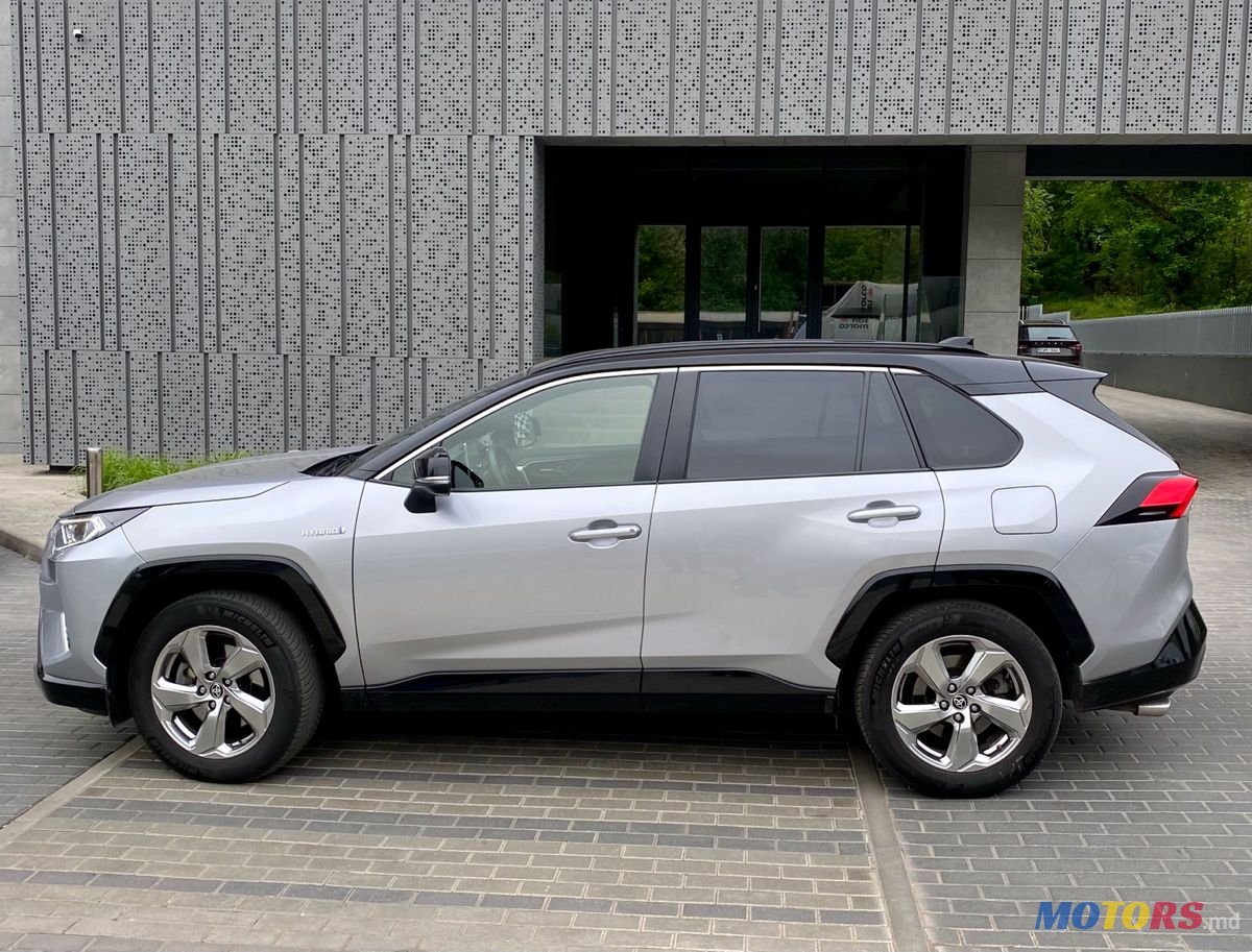 2020' Toyota RAV4 photo #3