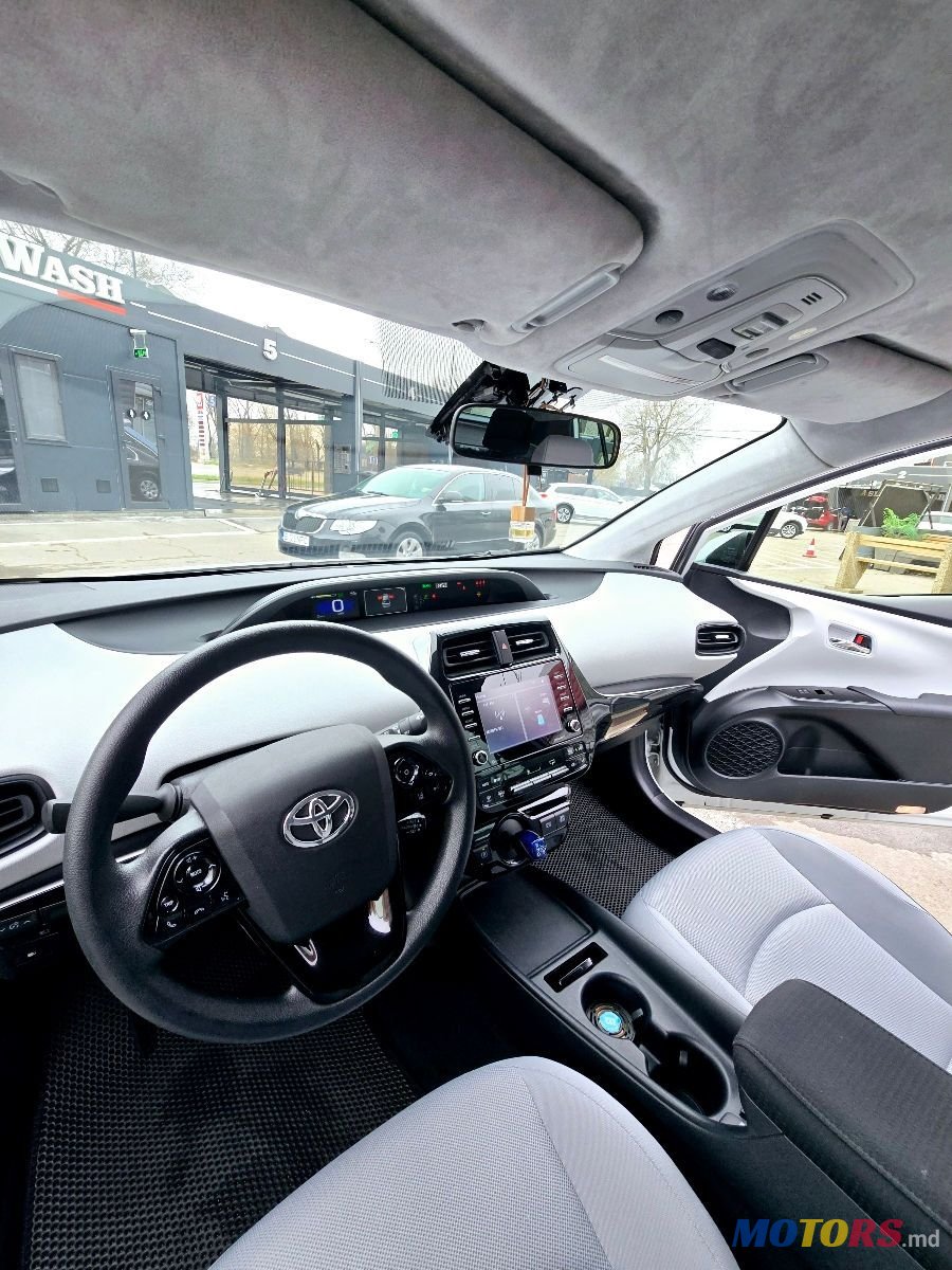 2021' Toyota Prius photo #3