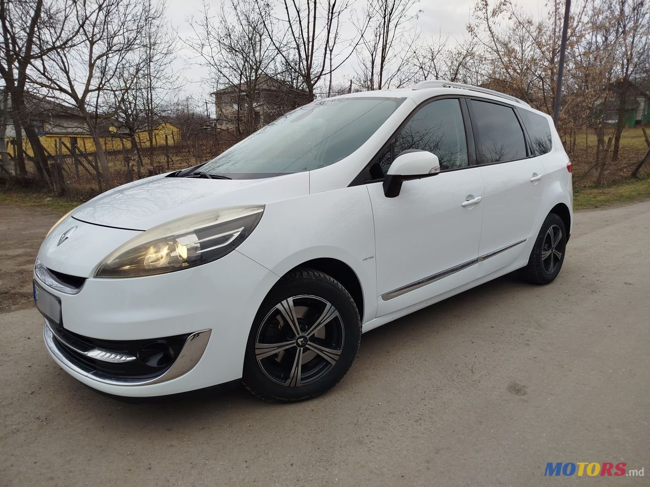 2012' Renault Grand Scenic photo #1