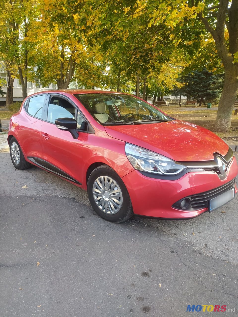2015' Renault Clio photo #2