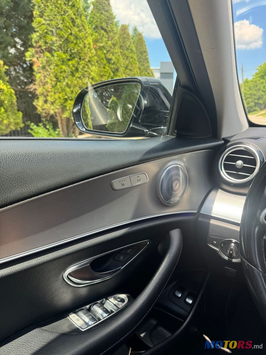 2019' Mercedes-Benz E-Class photo #4