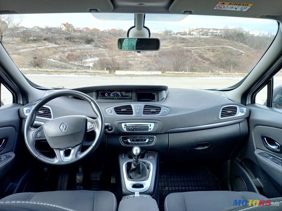 2015' Renault Grand Scenic photo #4