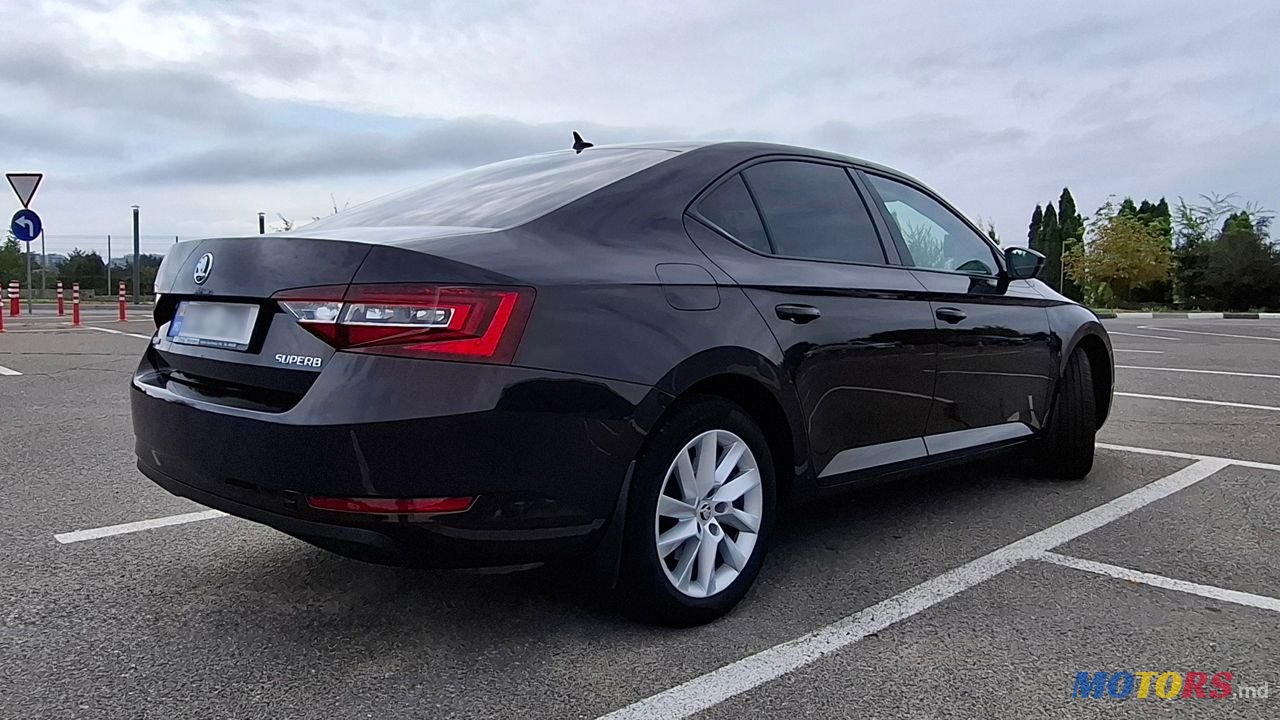 2015' Skoda Superb photo #4