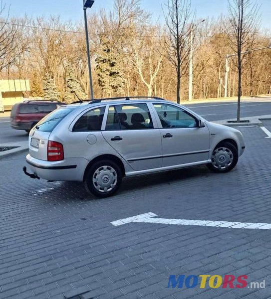 2004' Skoda Fabia photo #3