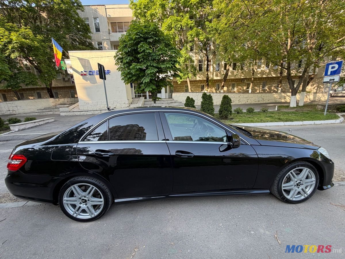 2009' Mercedes-Benz E-Class photo #3