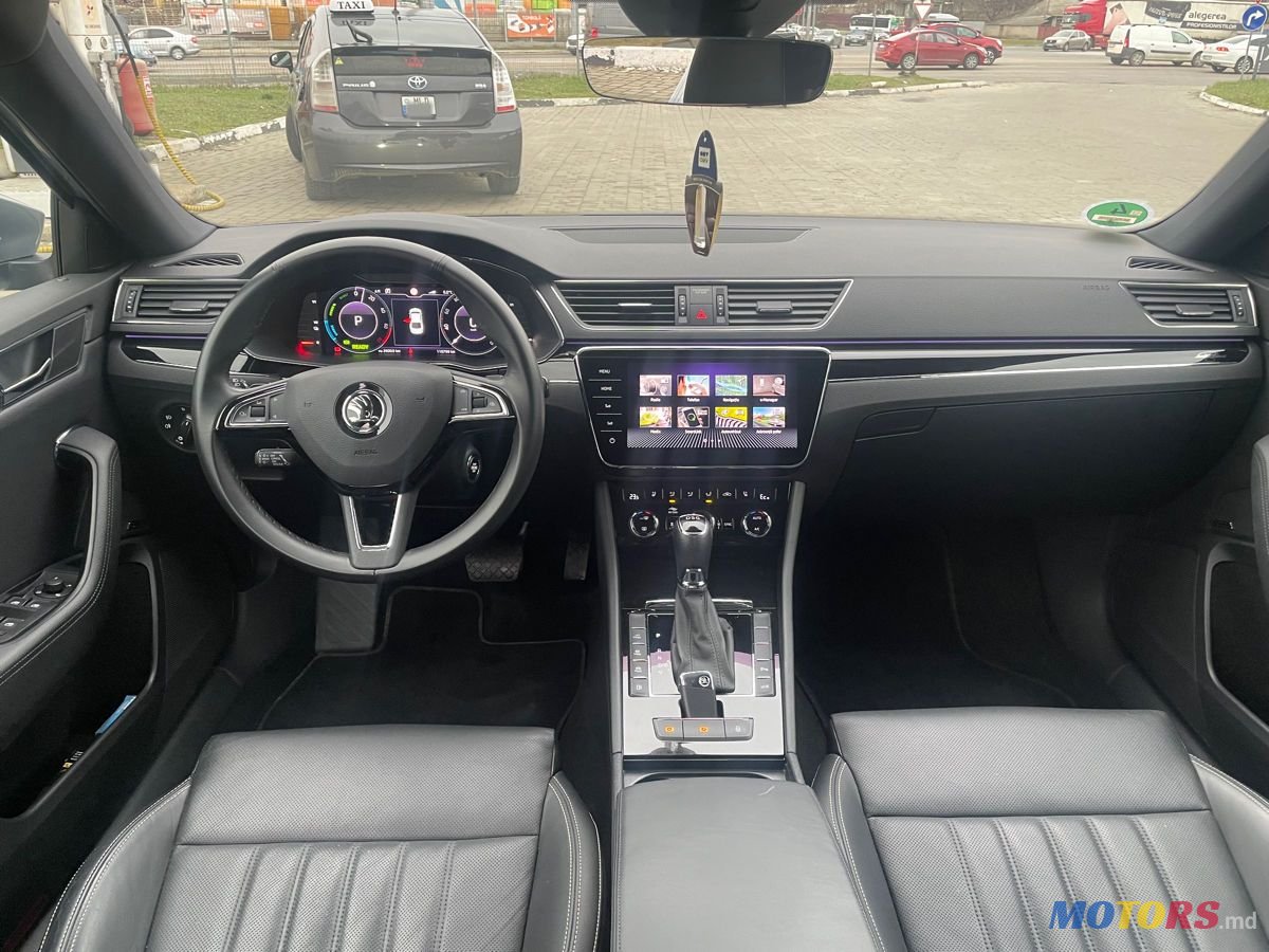2020' Skoda Superb photo #6