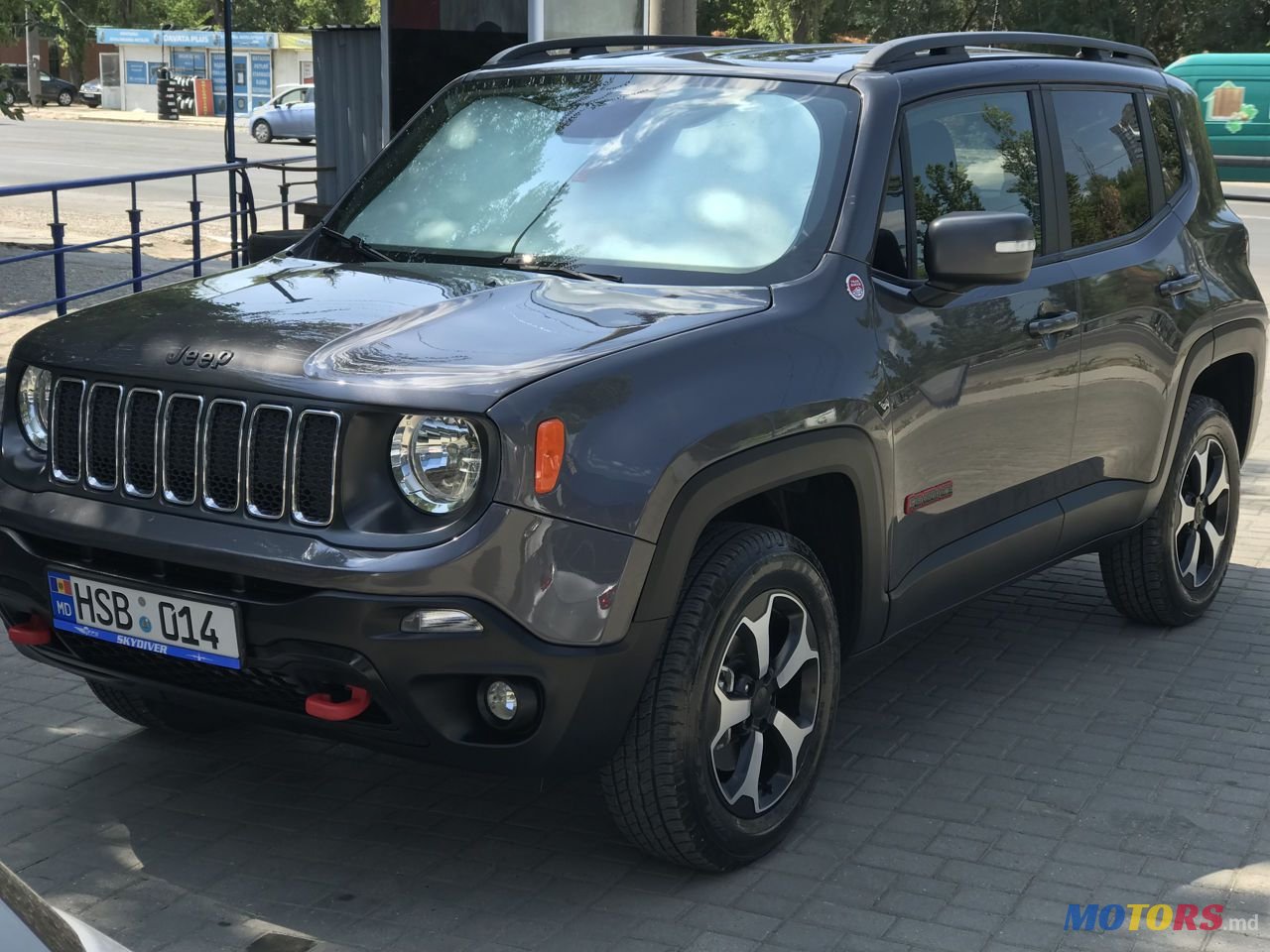 2019' Jeep Renegade photo #1