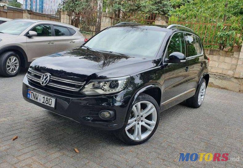 2012' Volkswagen Tiguan photo #1