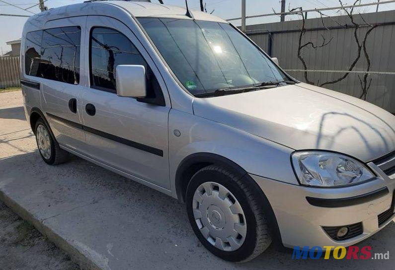 2011' Opel Combo photo #1