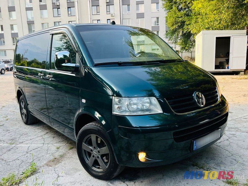 2008' Volkswagen Transporter photo #4