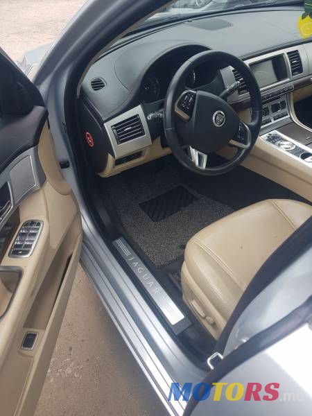 2012' Jaguar XF photo #3