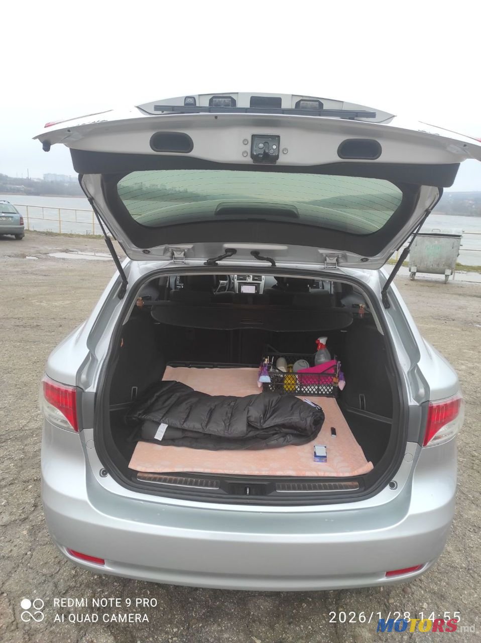 2011' Toyota Avensis photo #4