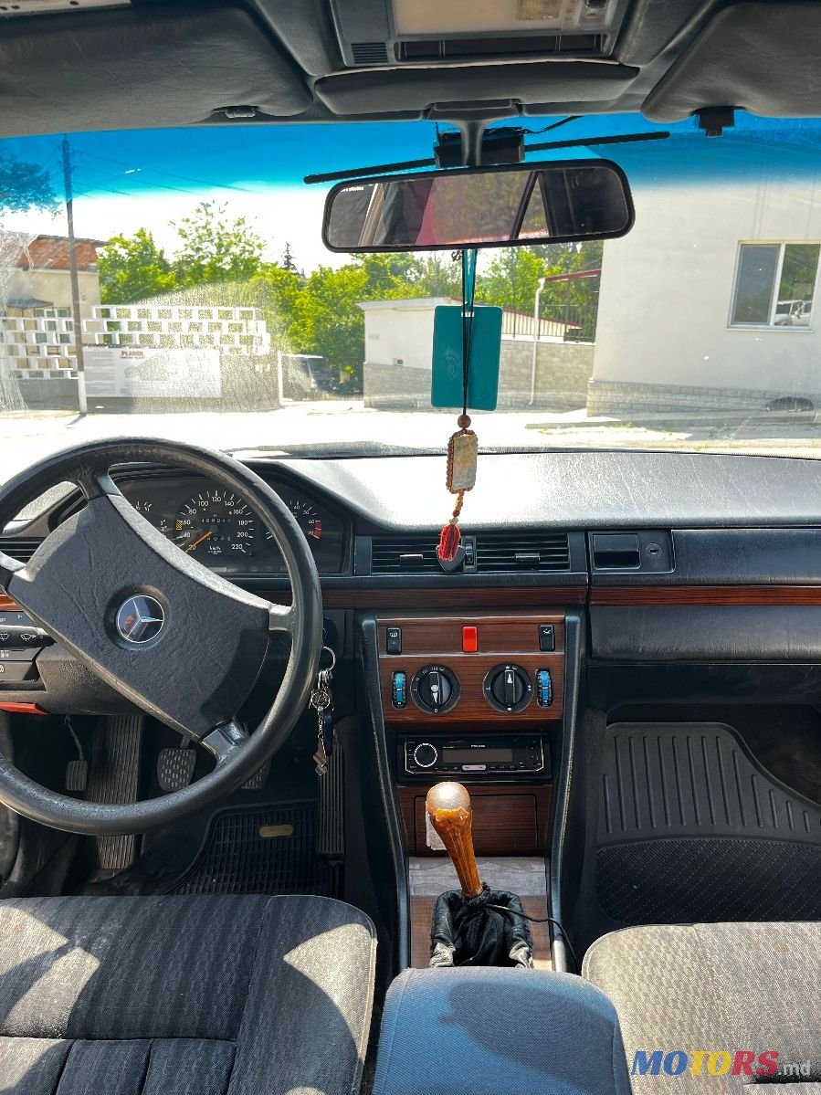 1991' Mercedes-Benz W124 photo #6