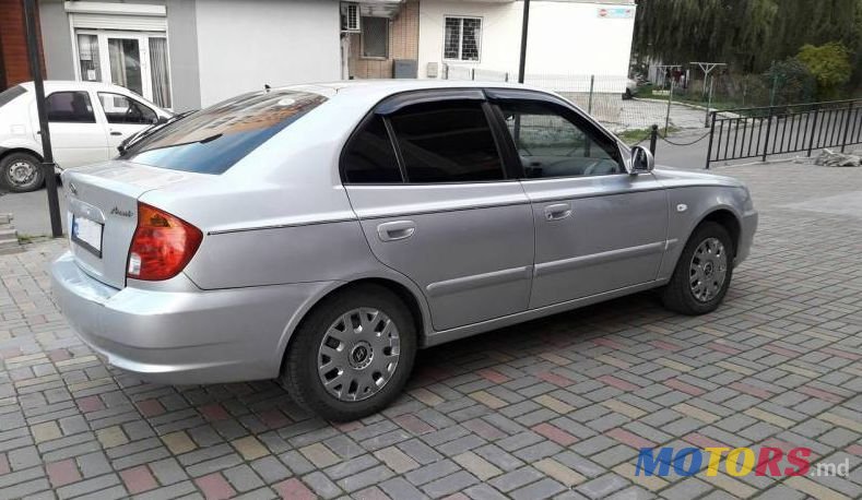 2004' Hyundai Accent photo #4