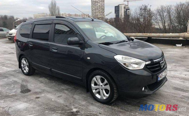 2014' Dacia Lodgy photo #2