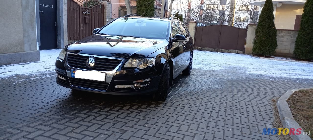 2009' Volkswagen Passat photo #2