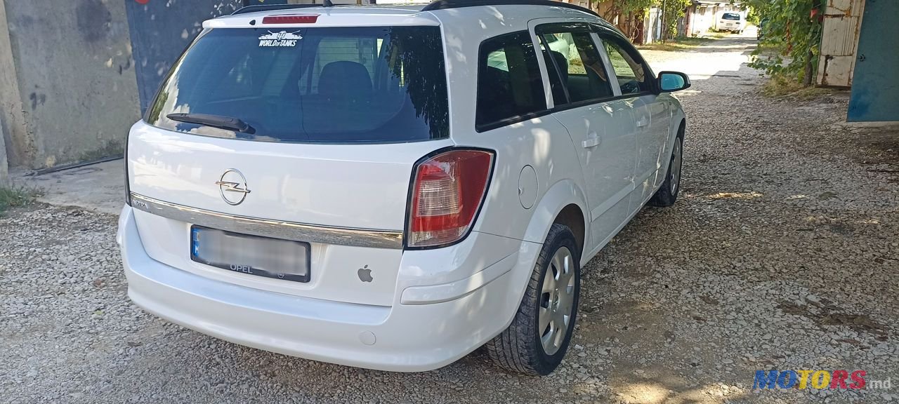 2008' Opel Astra photo #6