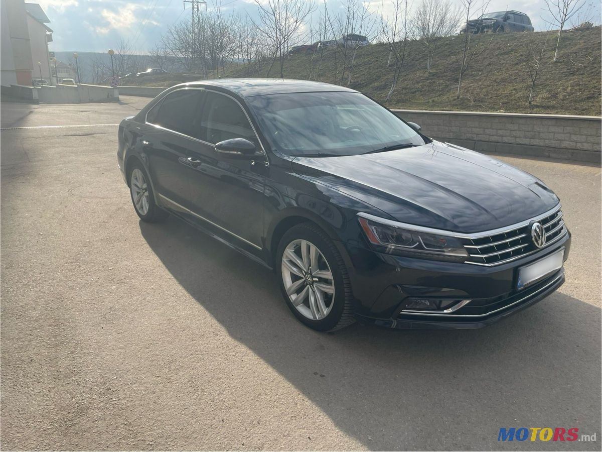 2017' Volkswagen Passat photo #2