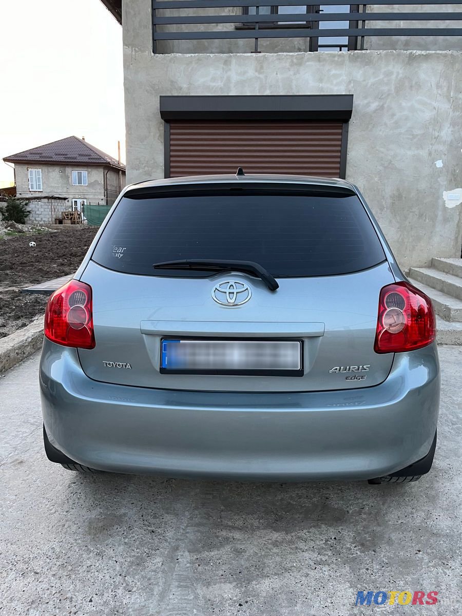 2008' Toyota Auris photo #1