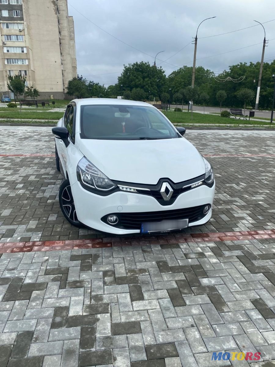 2014' Renault Clio photo #1