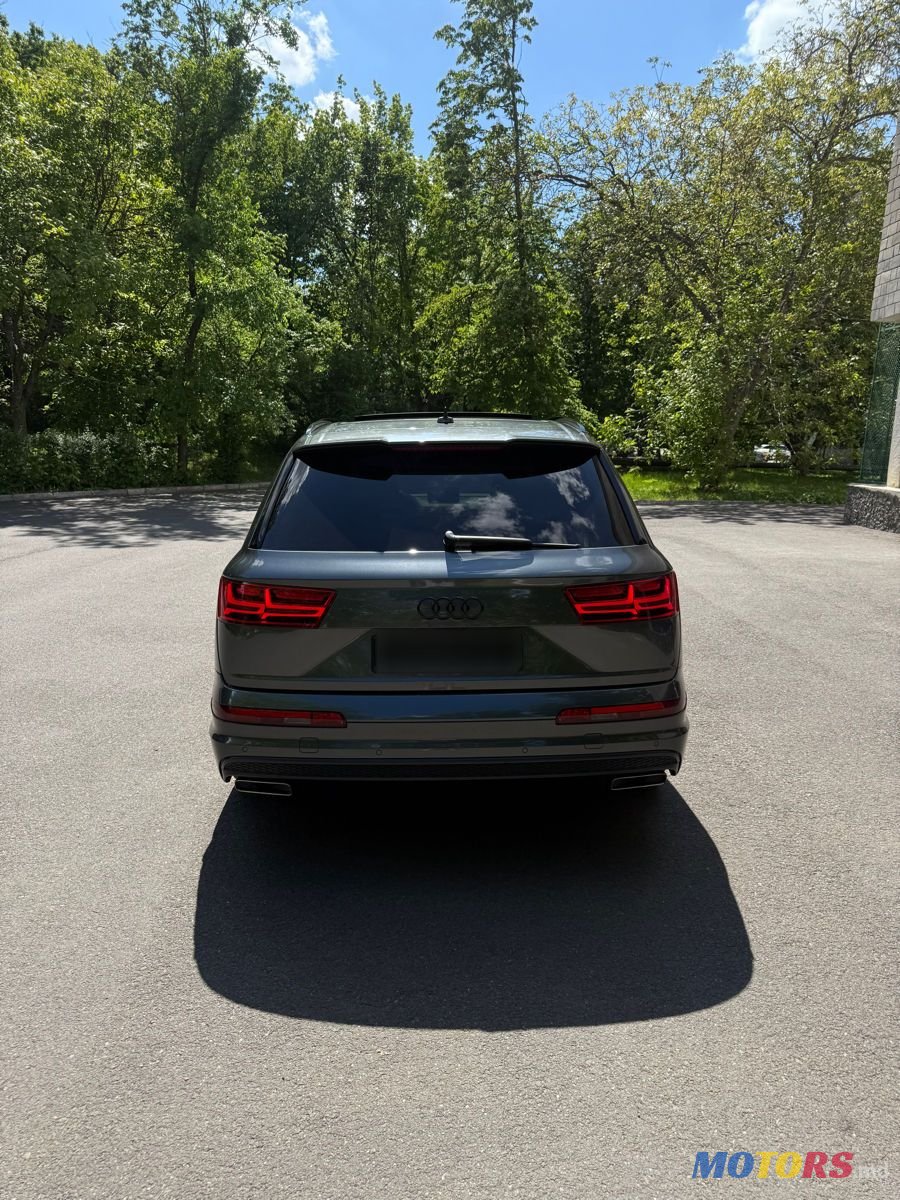 2019' Audi Q7 photo #6