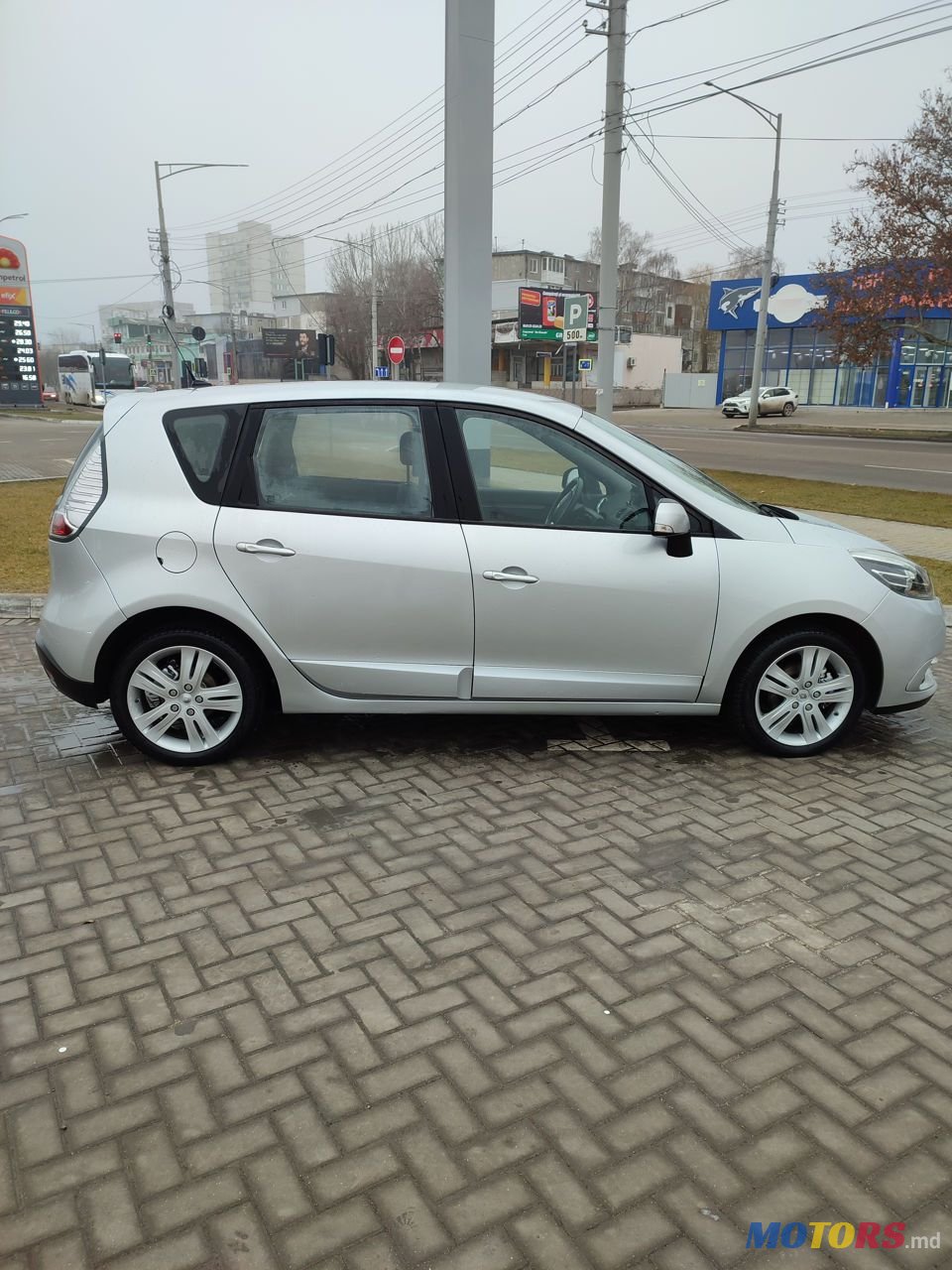 2012' Renault Scenic photo #5