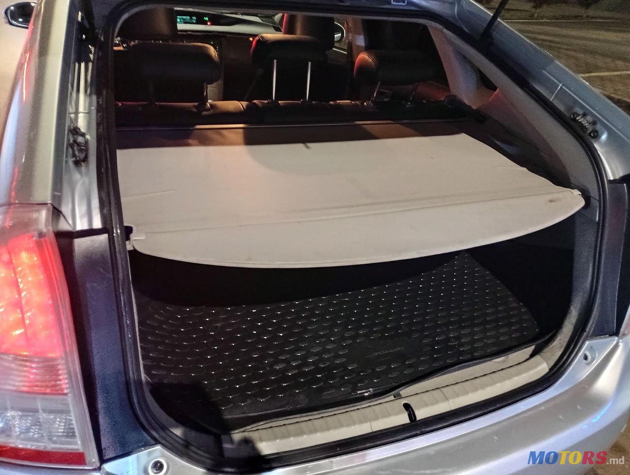 2010' Toyota Prius photo #5